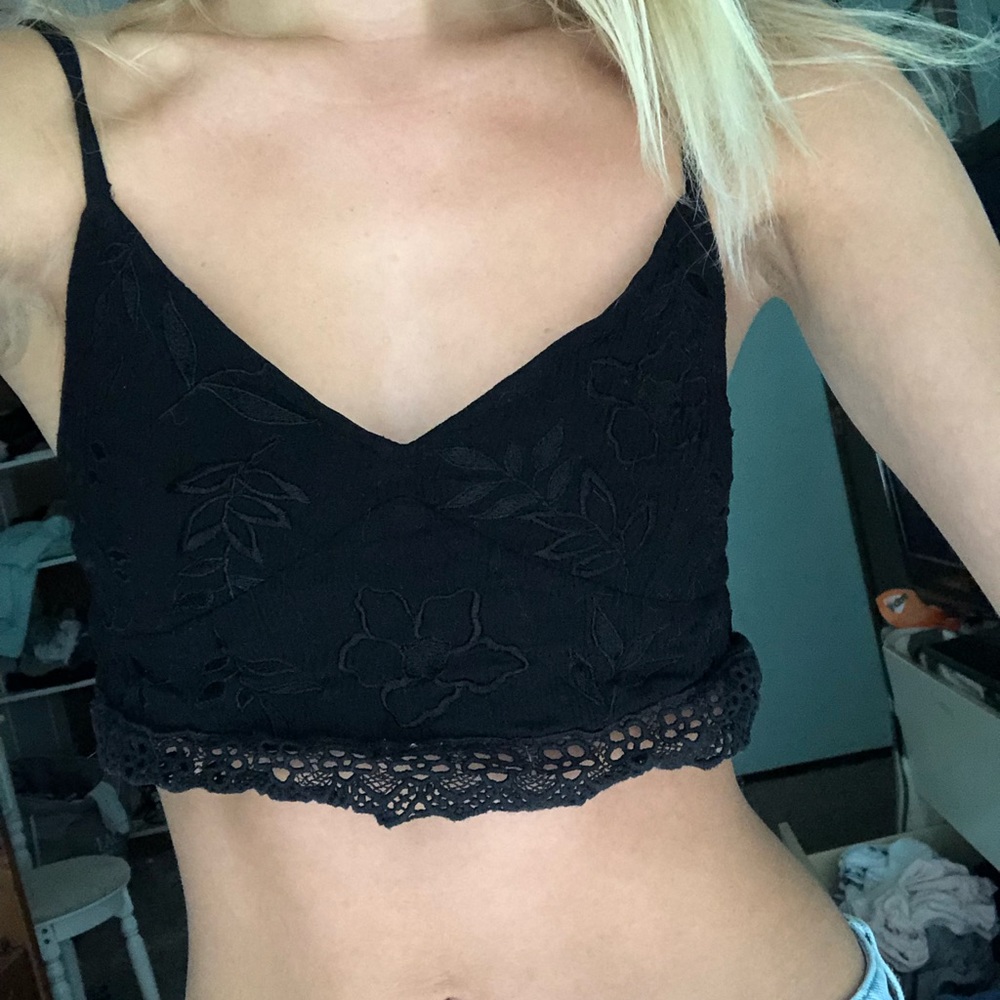 Black crop tip with flower embroidery and lace!